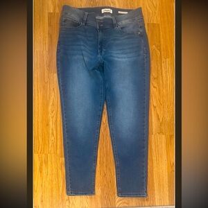 ANGELS Forever Young Blue Denim Curvy Skinny Jeans Size 16